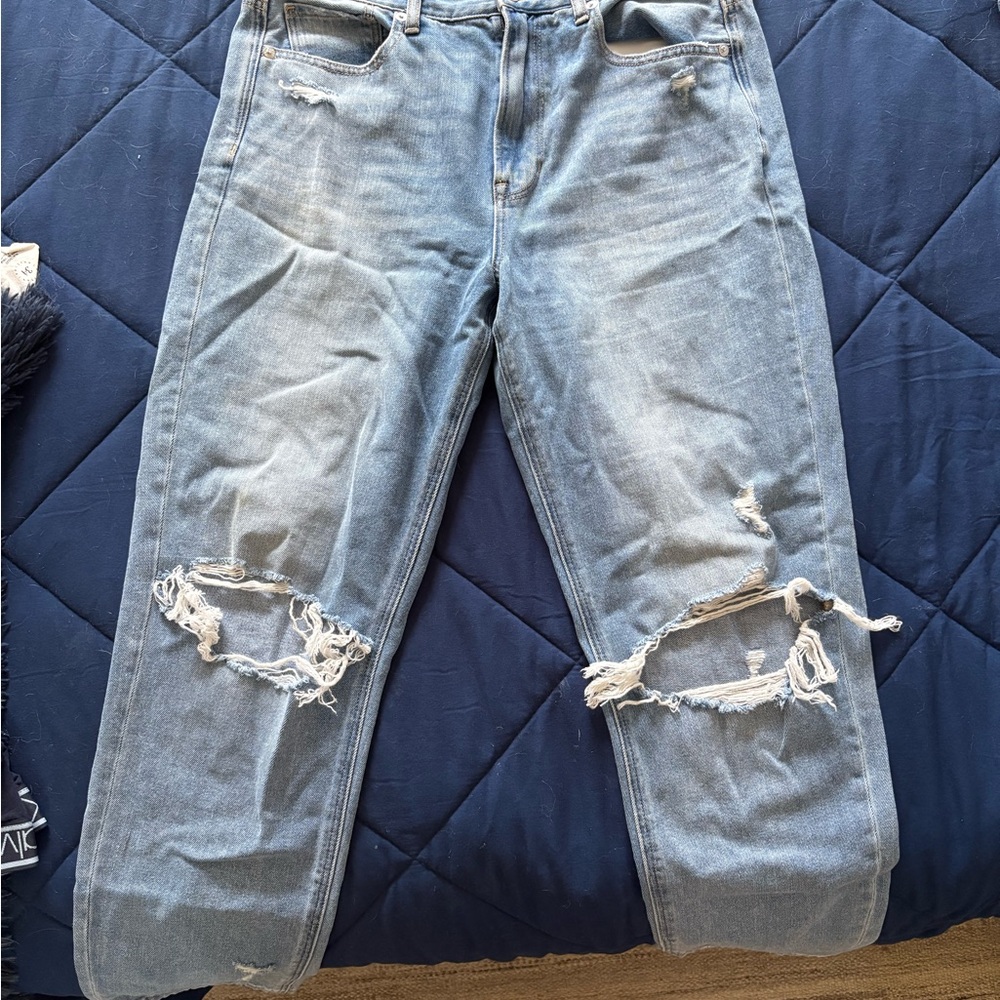 American Eagle Outfitters Light Blue Distressed Boyfriend Jeans